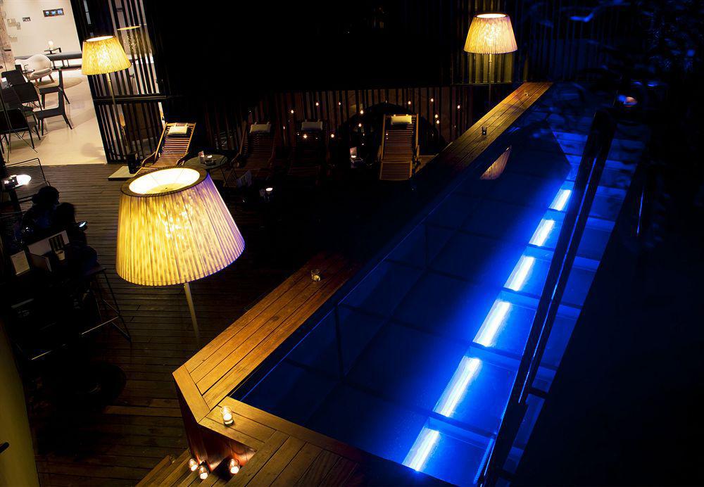 Caro Hotel Valencia Luaran gambar The bar at the 101 bar
