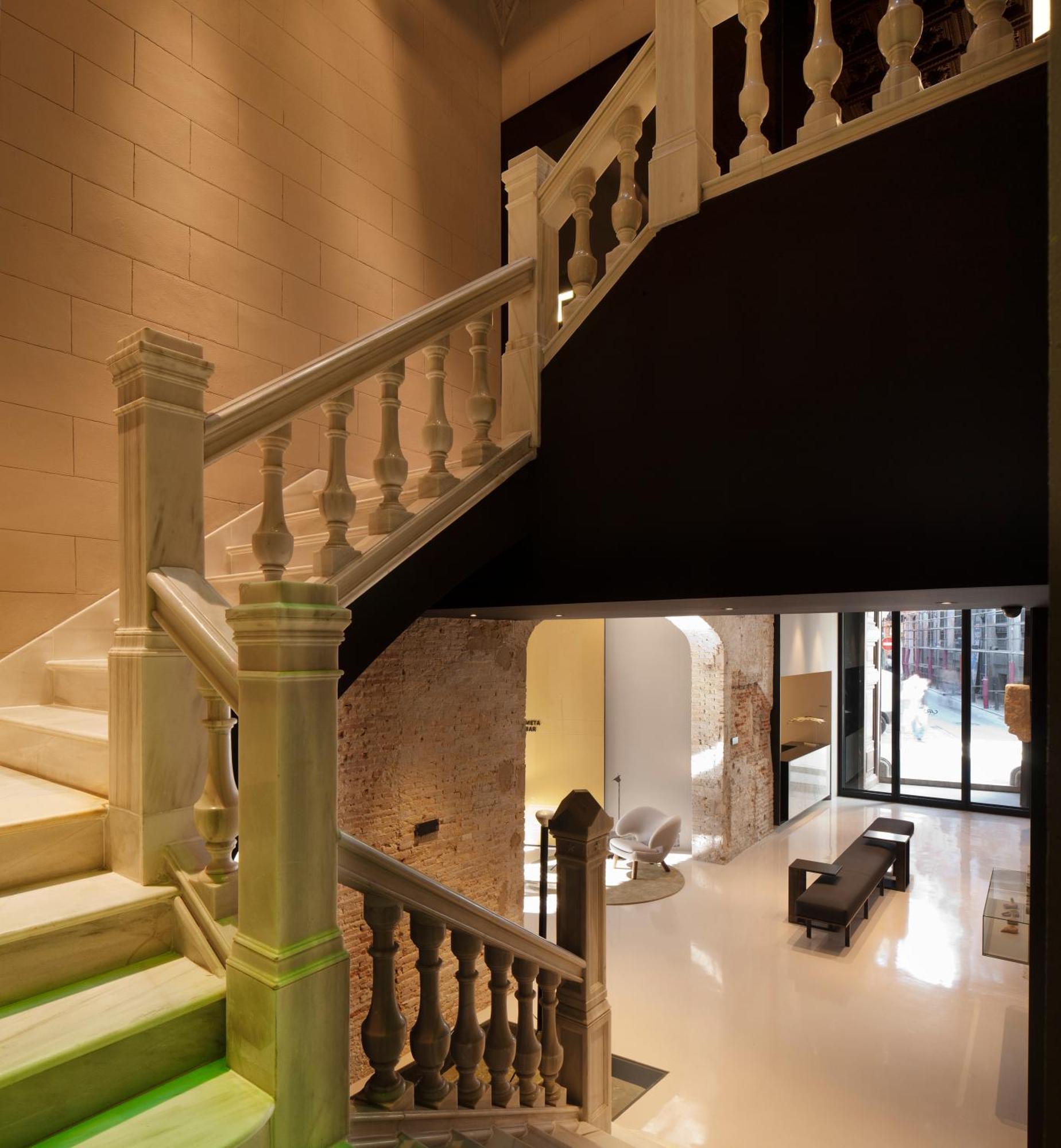 Caro Hotel Valencia Luaran gambar The staircase