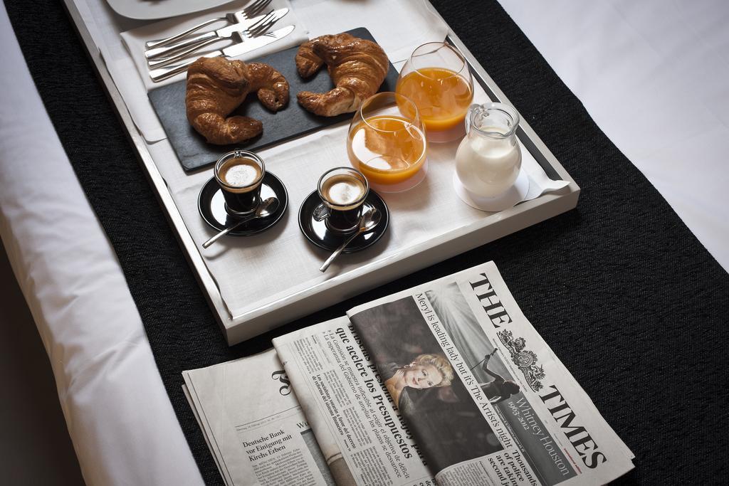 Caro Hotel Valencia Luaran gambar The Times newspaper