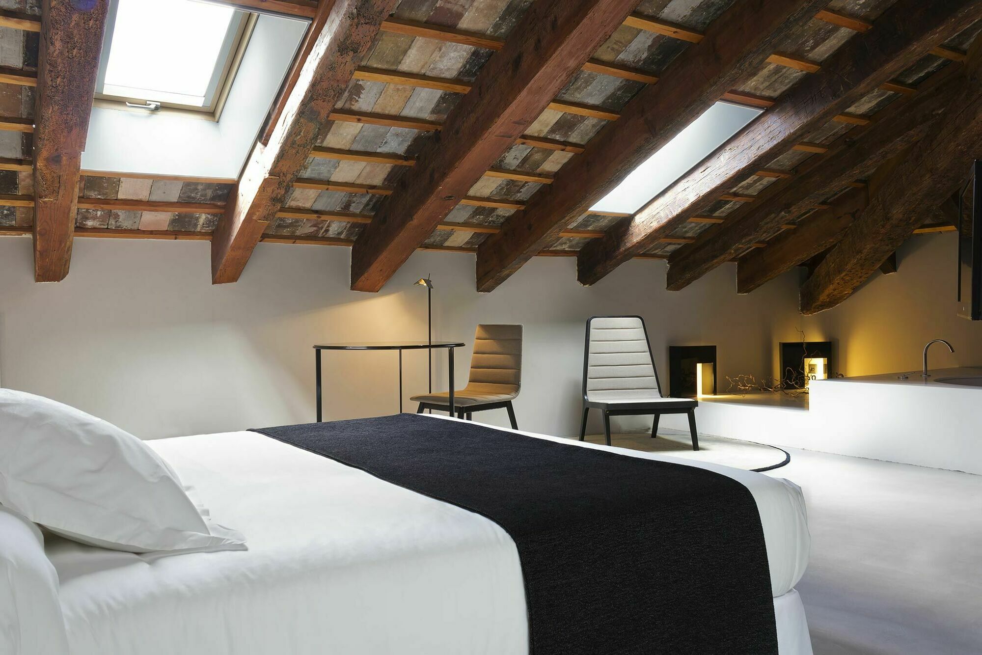 Caro Hotel Valencia Luaran gambar A room at Hotel 925