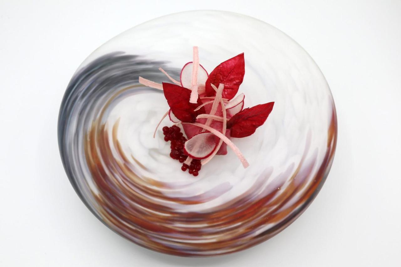Caro Hotel Valencia Luaran gambar A glass sculpture by the artist